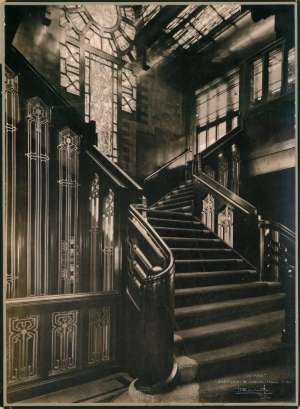 Staircase in the Social Hall of the passenger-ship D.S.M Dempo, 1929. Het Nieuwe Instituut, Rotterdam, Architect Kromhout W. / Archief (KROM), inv. nr. KROM-84-22